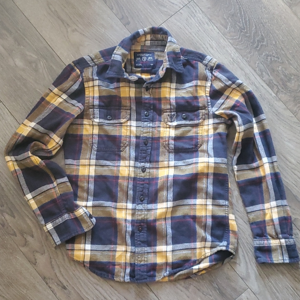 American Eagle button up top
